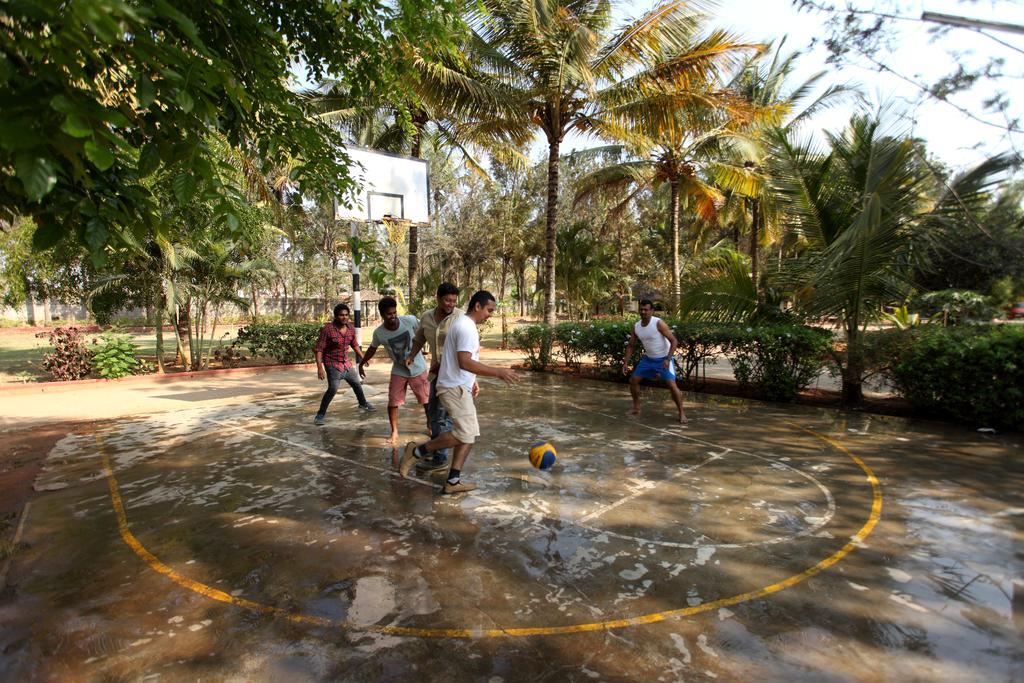 Radiant Resort Bangalore Dış mekan fotoğraf